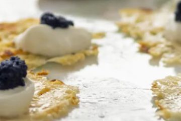 Grana padano chips with caviar